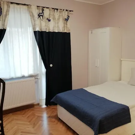Апартамент С Две Спални В Центъра На Варна/Two Bedroom Apartment In Varna Center