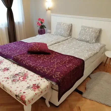 Апартамент С Две Спални В Центъра На Варна/Two Bedroom Apartment In Varna Center